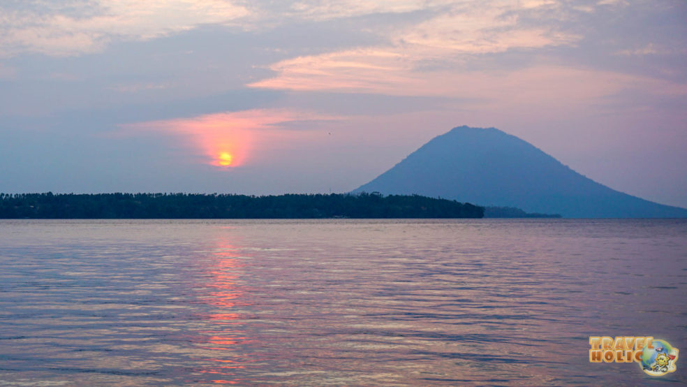 Le Manado Sua, volcan sur l'île de Bunaken