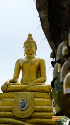 Une représentation de Buddha dorée à Phuket