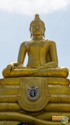 Statue dorée de Buddha à Phuket
