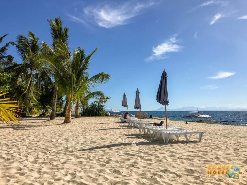 Plage devant le centre de plongée Evolution, Malapascua
